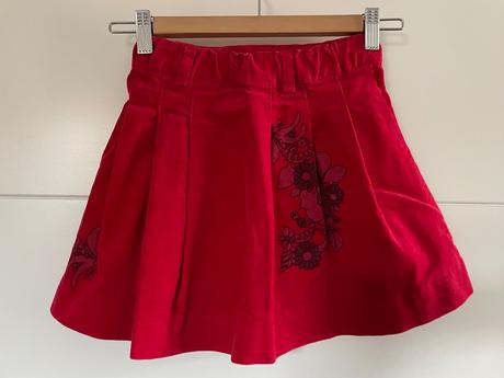 Sametová sukýnka, exe,110