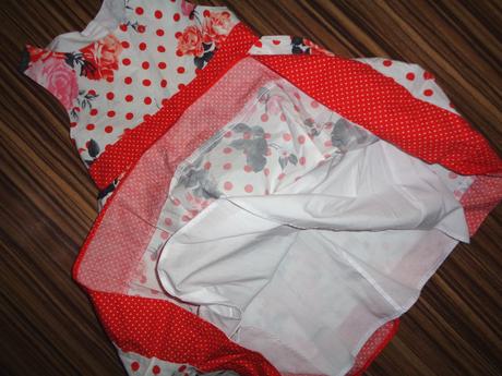 Krásné bíločervené květované šaty, marks & spencer,110