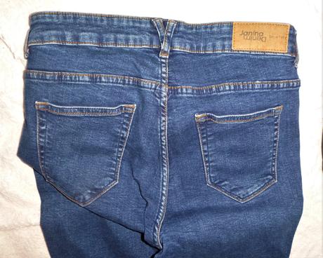 Džíny s ,,dírama" vyšší pas - vel.l, l