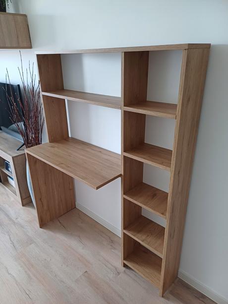 Počítačový stůl,