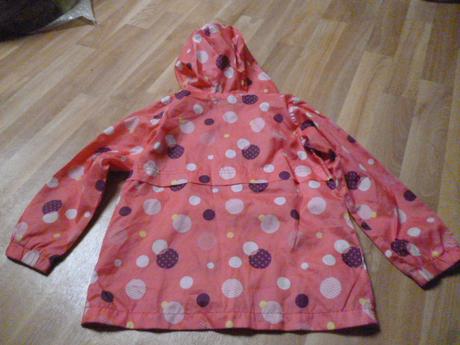 Puntíkatá bunda vel. 6 l, e-vie,116