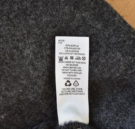 Svetr vel. 11 let, 146