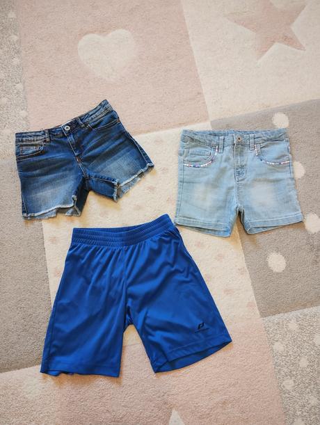 Balík oblečení vel. 134/140, 122–134