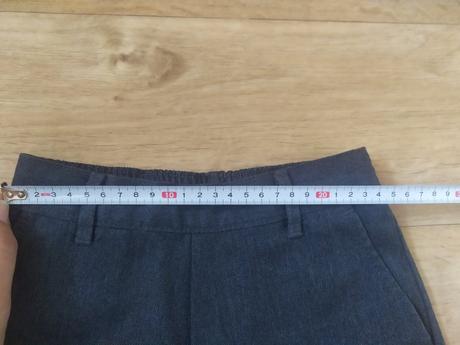 Společenské kalhoty, 104