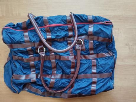 Batohy na záda i přes rameno, 150 kč za kus, loap