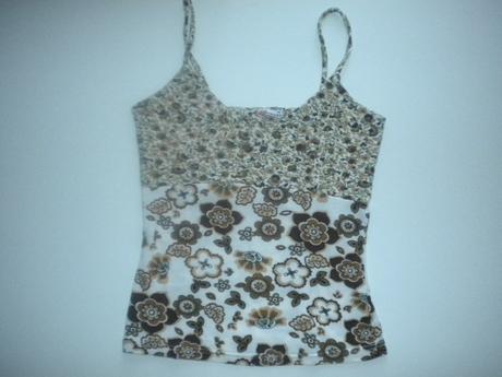 Krásný hnědobílý top s květy, m