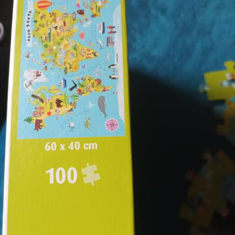 Puzzle mapa světa,
