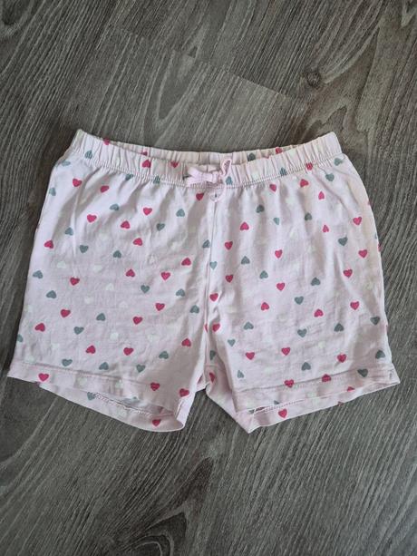 Pyzamove kratasy, 110