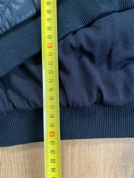 Krásná černá vesta, m