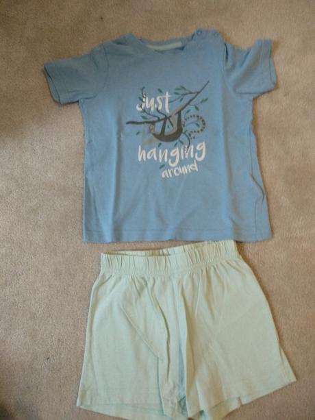 Letní pyžamo, lupilu,86