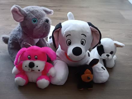 Plyšové hračky/plyšáci-dalmatin, buldok, jezevčík,