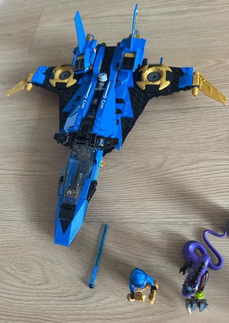 Lego ninjago jayův bouřkový štit 70668, 