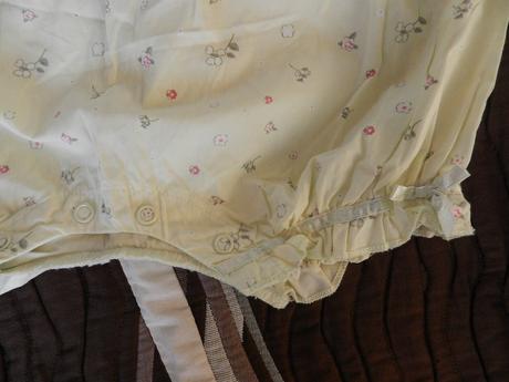 Kraťásky s laclem, 74