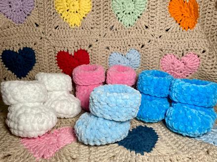 Háčkované bačkůrky/capáčky, 