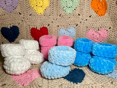 Háčkované bačkůrky/capáčky, 