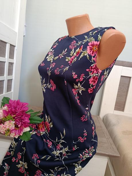 Šaty s květinami, marks & spencer,36