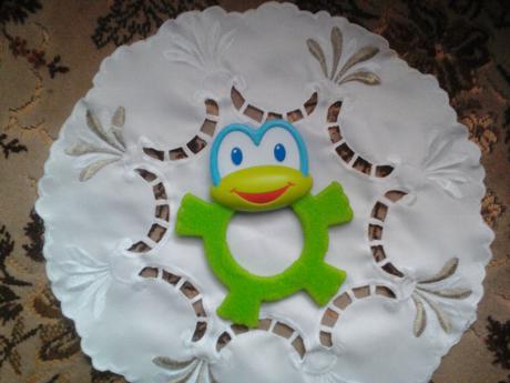 Kousátko s chrastítkem-žabička,