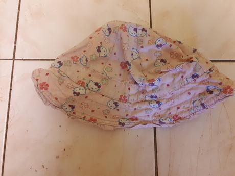 Klobouk hellou kity, marks & spencer,92
