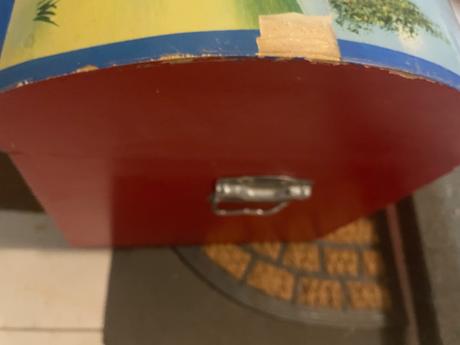 Dřevěná truhla dětská třeba na hračky,