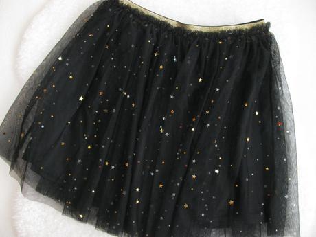 Krásná černá tylová sukně se zlatými hvězdičkami, 152