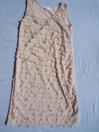 Šaty s volánkama, 152