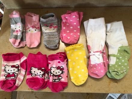10 krátkých ponožek 19-22 hello kitty a s puntíky, hello kitty,19