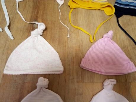 17x čepička, vel 56- 62, 62