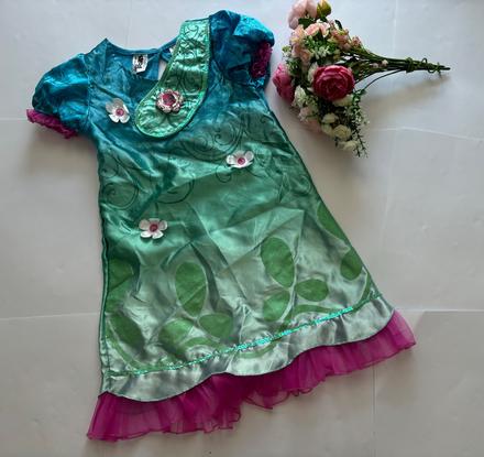 An14/ kostym šaty trollové - v.5/6 let,