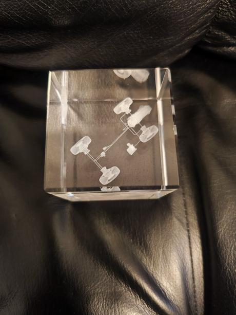 Dekorativní krychle - těžítko,