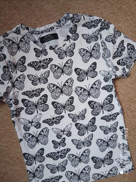 Tričko motýlci zn."bershka" vel."s", bershka,s