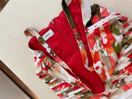 Nové vrstvený volán barevné šaty, vel l, ale menší, s