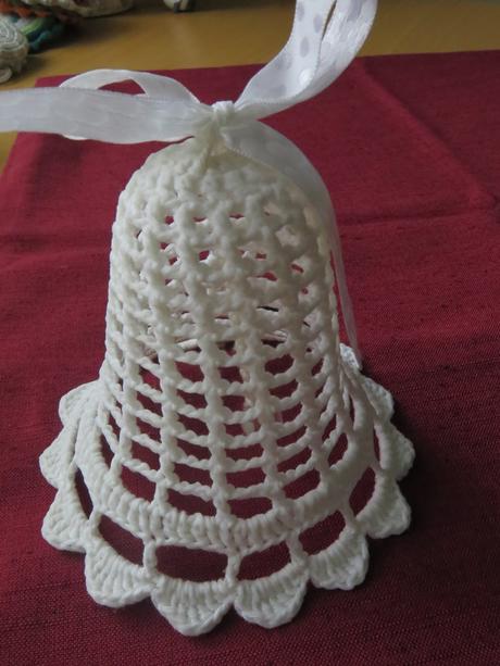 Zvoneček bílý 13 cm,