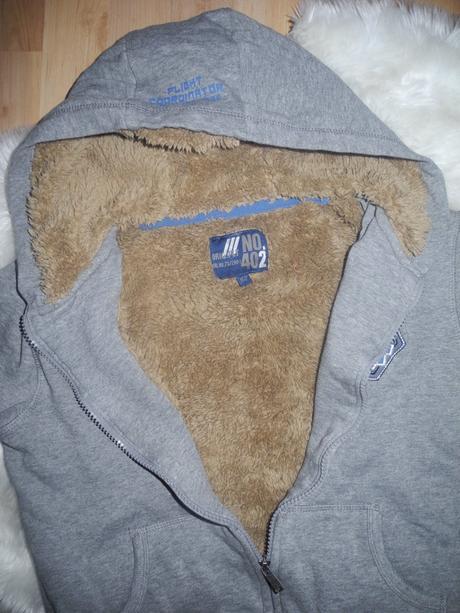 Mikina s kapucí, 134