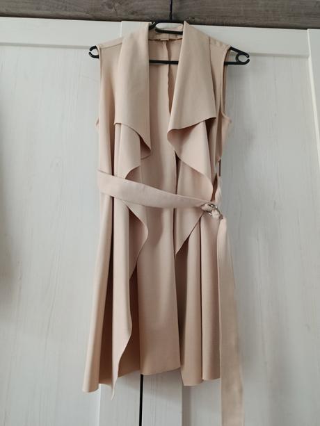 Béžová vesta, amisu,36