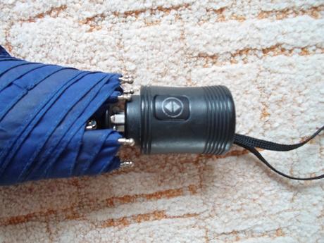 Modrý deštník automatický, 