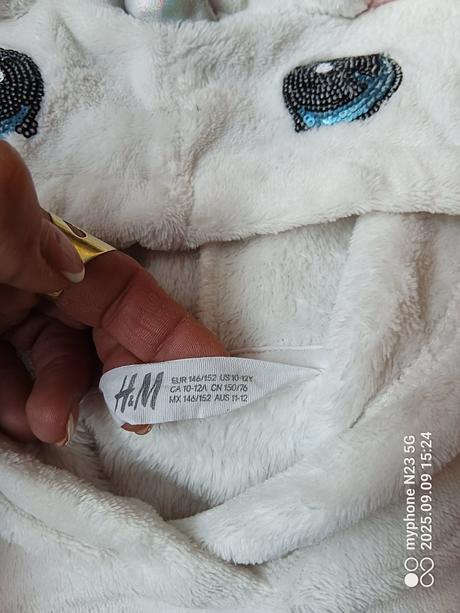 Mikina chlup zn."h&m" vel."146-152", h&m,146