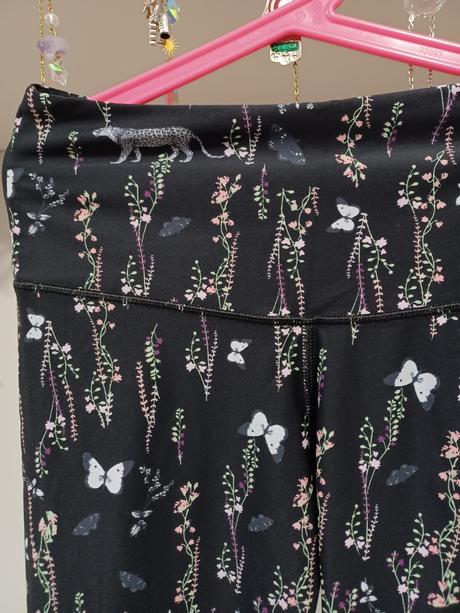 Sportovní legíny květiny leopard motýl, 158