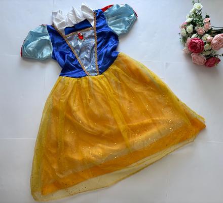 An22/ kostým sněhurka- v.cca 3/4 roky, 