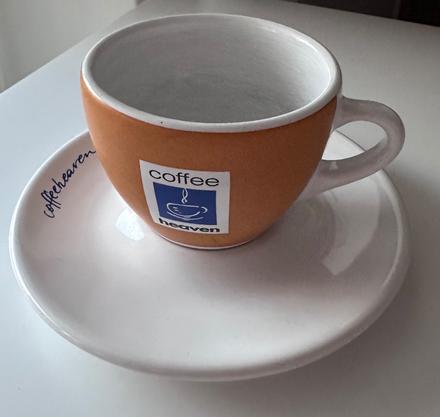 Starý hrnek s podšálkem na kafe lungo, 