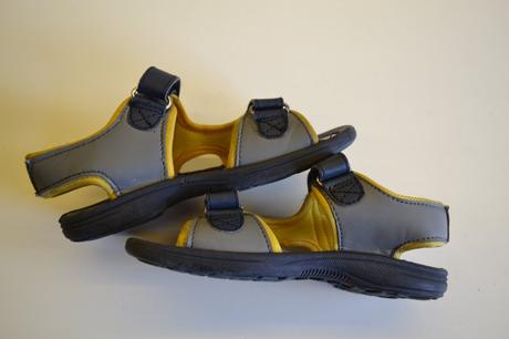 Sandále, sandálky mimoni, 28