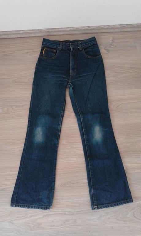607 - džíny, 152