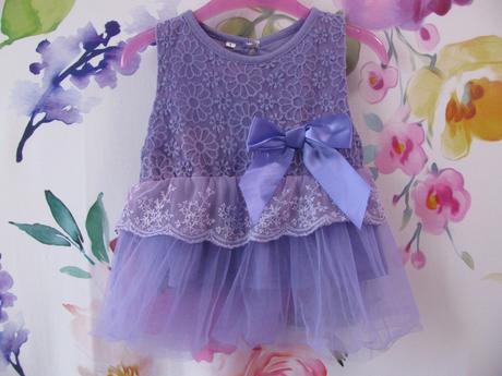 Sváteční fialové šatičky s tylem, 62