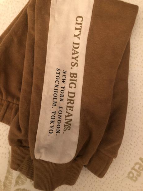 Hnědé tepláky s lemy, tkanička, 110