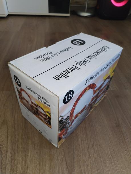 Vánoční slavnostní porcelánový servis 18 kusů nový, 
