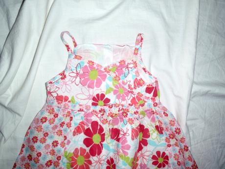 Nádherné květované šaty - bohatá sukýnka, girl2girl,98