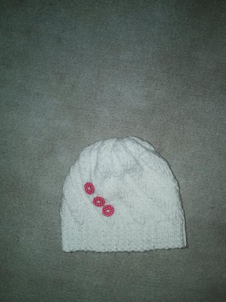 Tenčí pletená dívčí čepička s knoflíky, 4-5 let, 