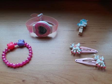 Drobnosti, sponky, jednorožci,