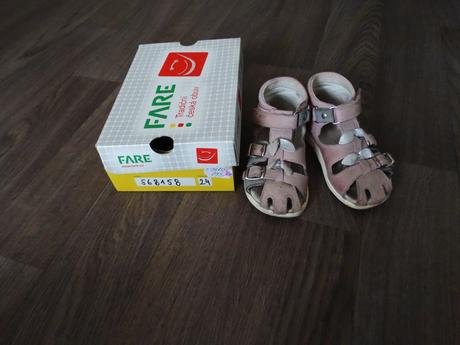 Sandálky, fare,24