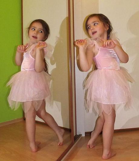 Karnevalové růžové šaty kostým víla,