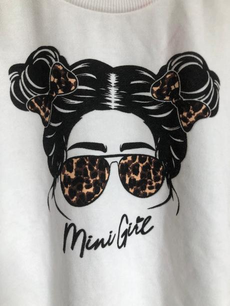 Bílá mikina s obličejem, 110